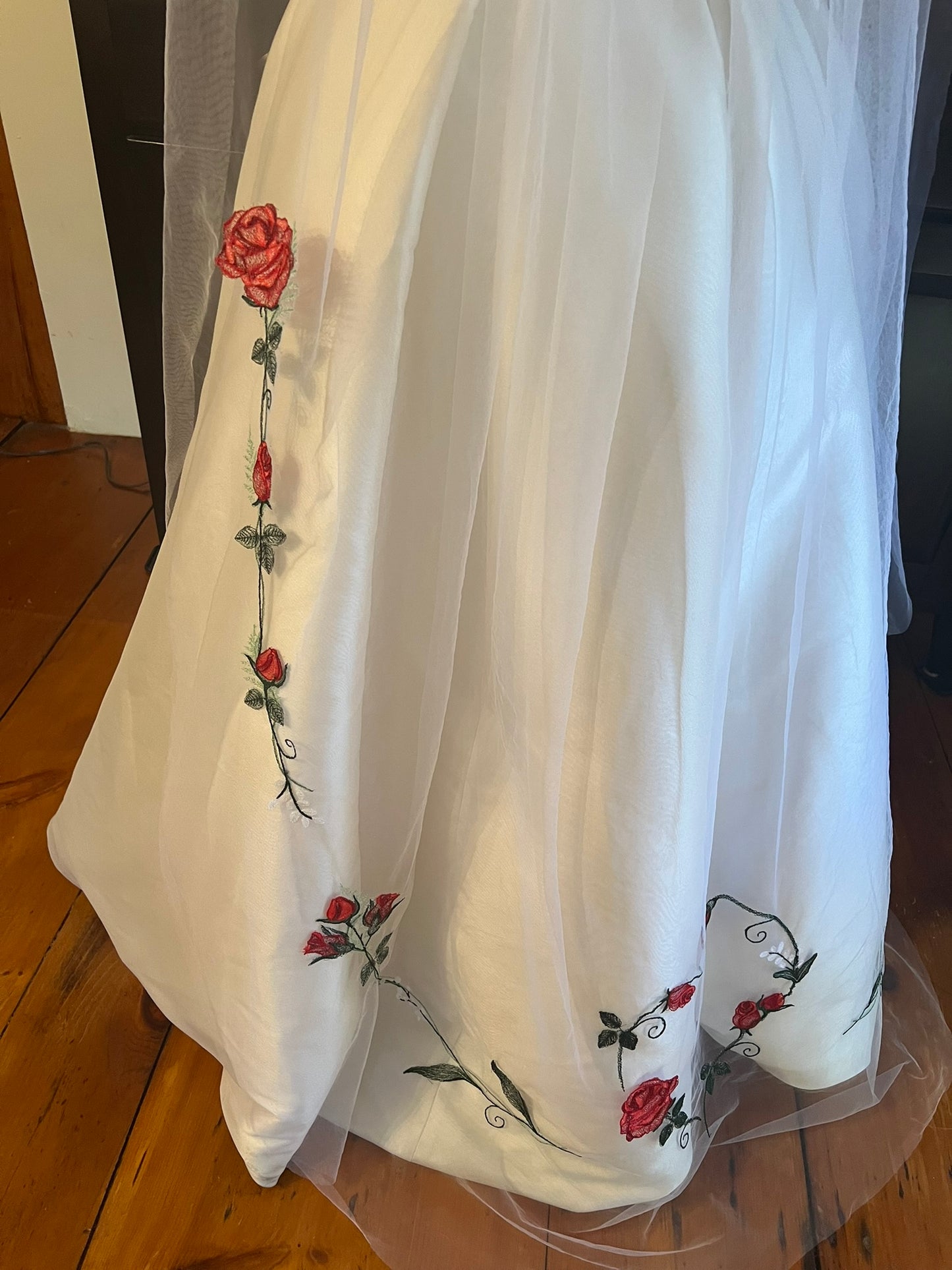 Rose Garden Distinctive Embroidered Veil by Michele