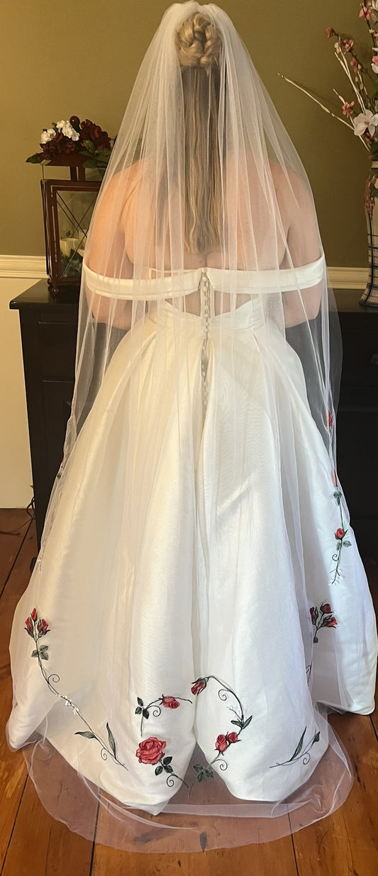 Rose Garden Distinctive Embroidered Veil by Michele